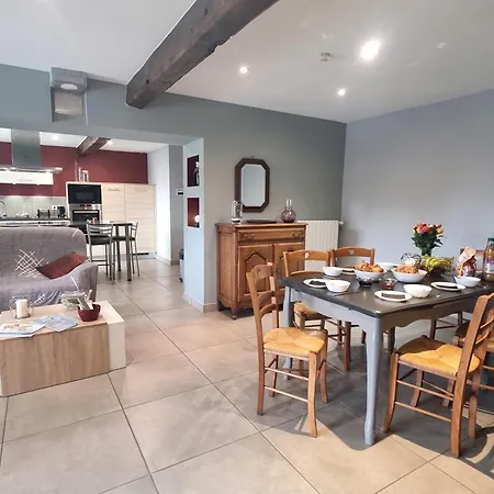 Holiday home Dans Un Village De Caractere Saint-Galmier
